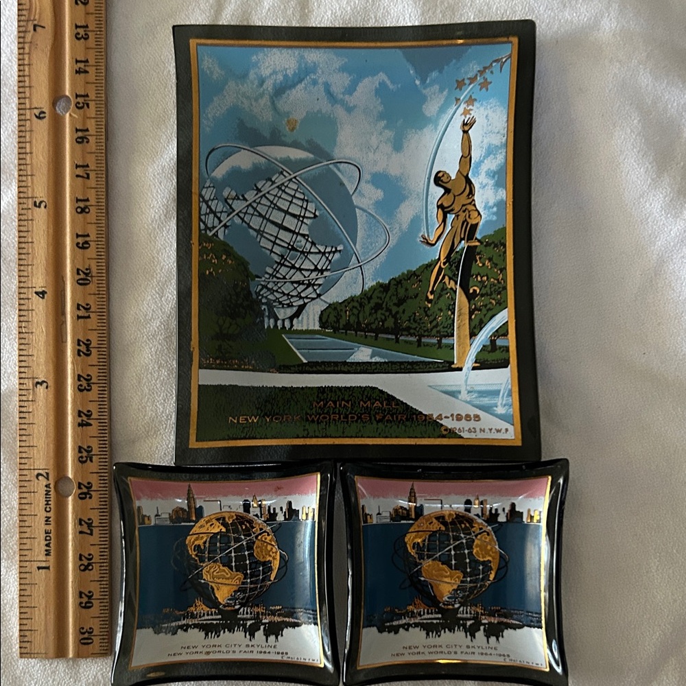 New York World's Fair Souvenir Tray Set